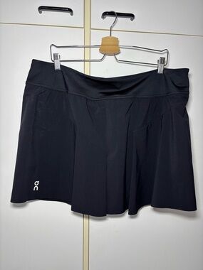 Run On Clouds Black Athletic Skort XXL High Rise Tennis Skort Built-In Shorts